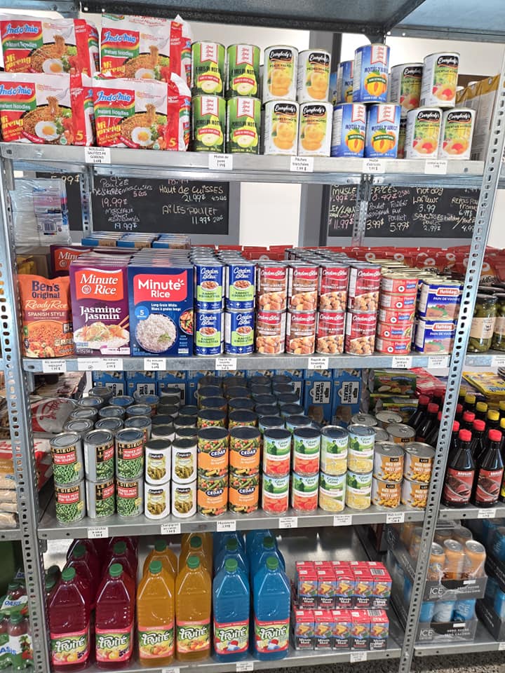 Économies S.M.T Store Interior